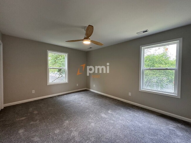 Building Photo - 397 Briarwood Dr