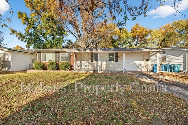 Building Photo - 813 Lynn Haven Ln