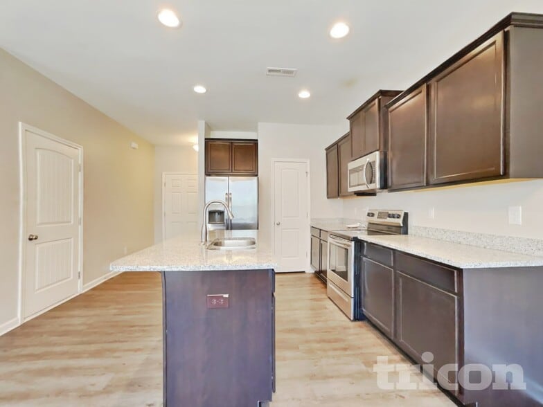 Building Photo - 169 Pamlico Dr