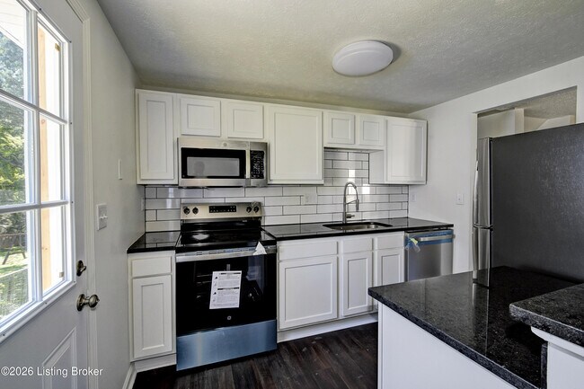 Building Photo - 9310 Plumwood Pl