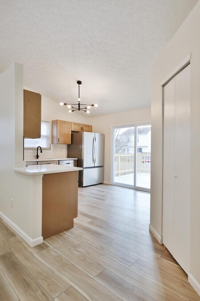 Building Photo - 989 Lavender Ln