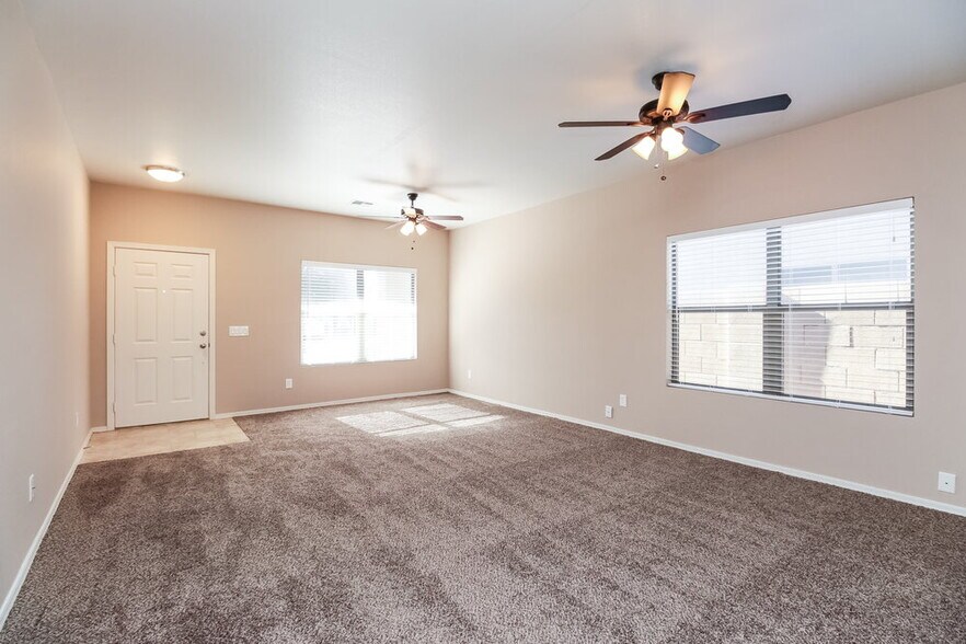 Building Photo - 2924 W Allens Peak Dr