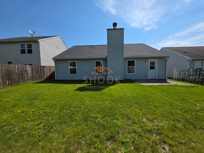 Building Photo - 3BR/2BA in East Side Lexington Farms!