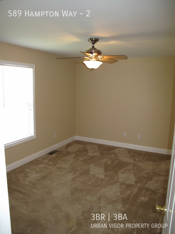 Building Photo - 589 Hampton Way