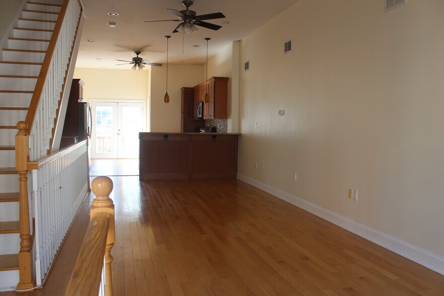 Living Room - 910 S 21st St
