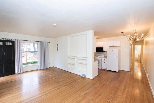 Building Photo - 4933 Woodland Ave