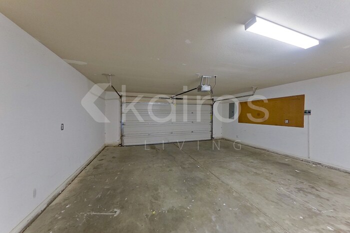 Building Photo - 8407 Taos Dr