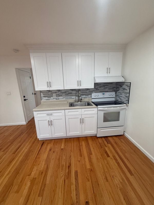 Building Photo - 2054 Grove St