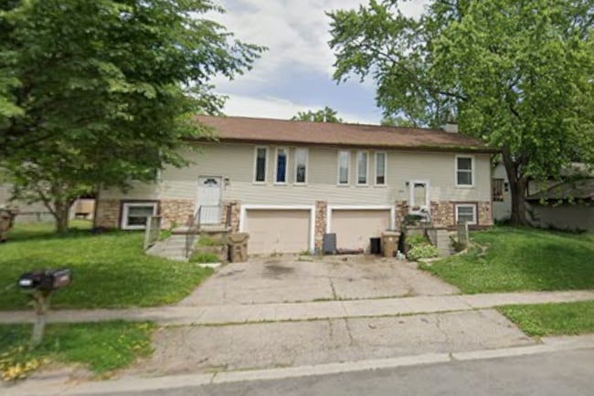 Building Photo - 1301 S Thompson Dr