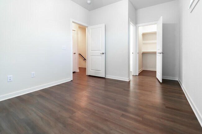 Building Photo - 605 Whitham Ave