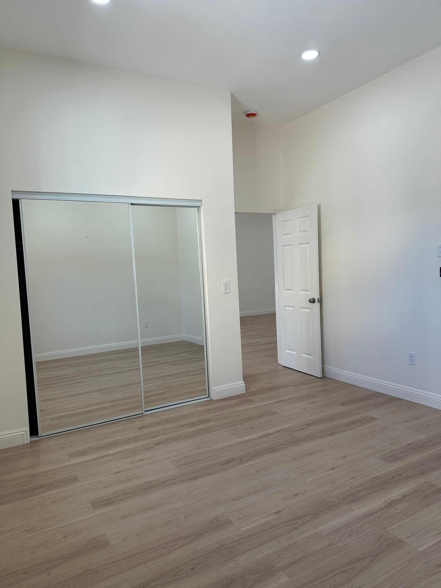 Building Photo - 1223 Elden Ave