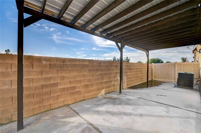 Building Photo - 6409 Wild Chive Ave