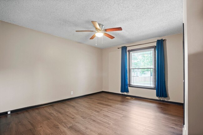 Building Photo - 8141 Bonnafair Dr