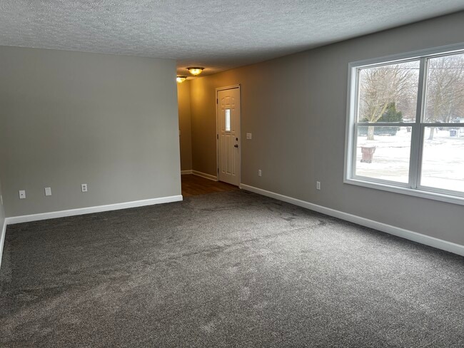 Building Photo - 5010 Delray Dr