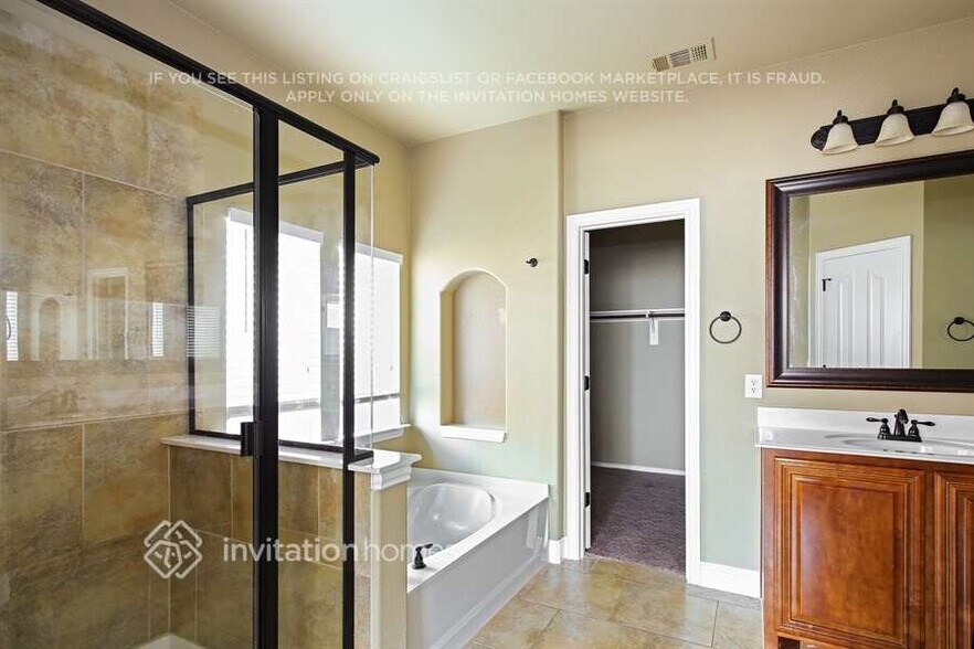 Building Photo - 1204 Litchfield Ln