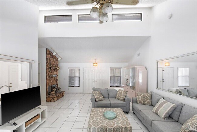 Building Photo - 901 Sandy Oaks Dr