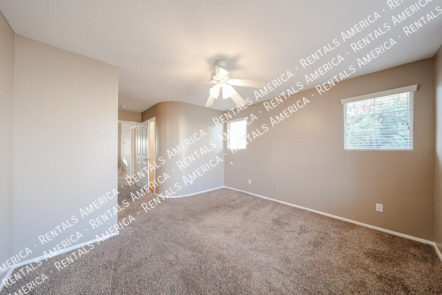 Building Photo - 3719 E Inverness Ave