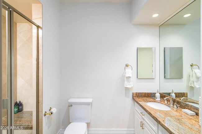 Building Photo - 10754 E Laurel Ln