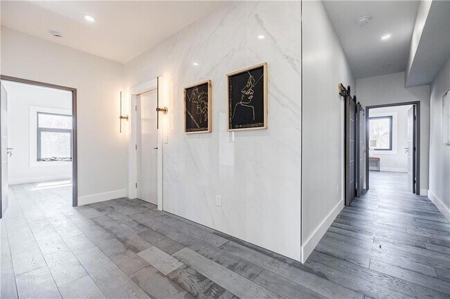Building Photo - 1812 Hunters Glen NE
