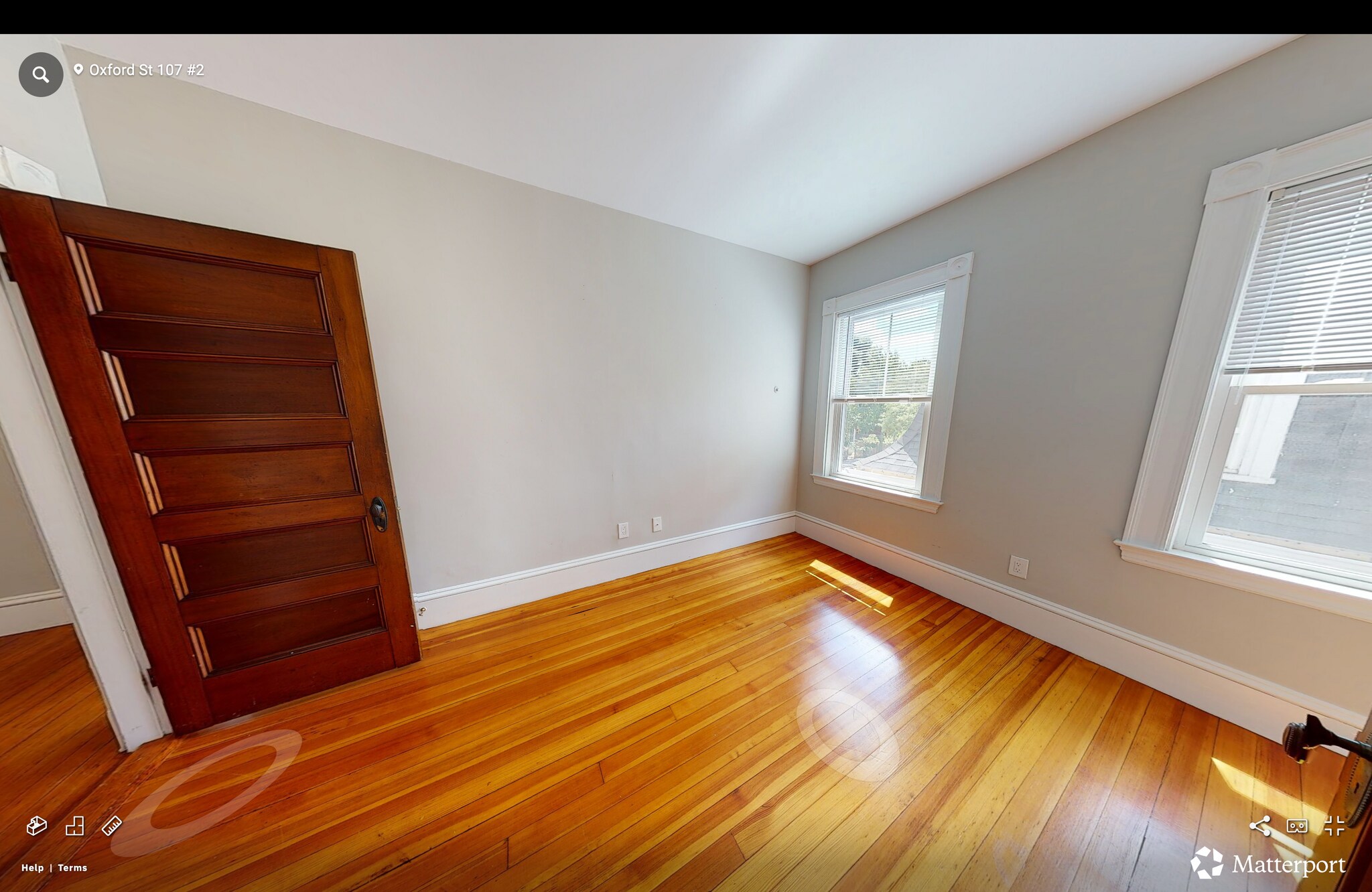 Building Photo - 107 Oxford St