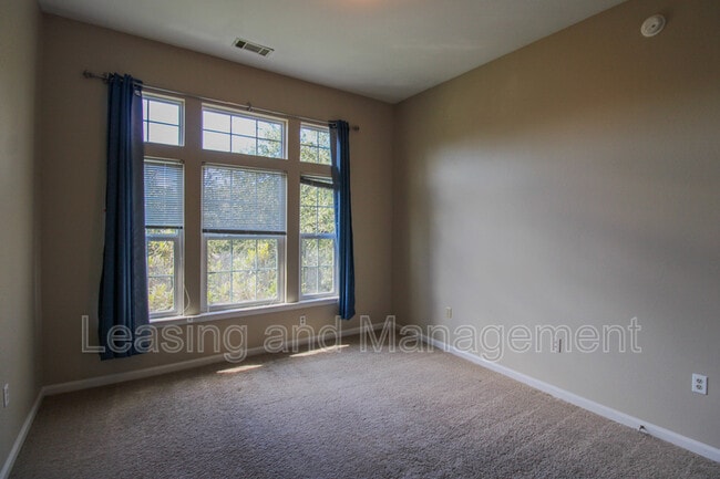 Building Photo - 2037 Telfair Way