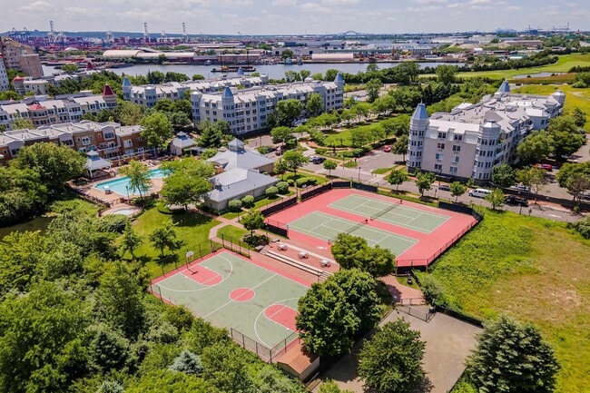 Building Photo - 100 Shearwater Ct E