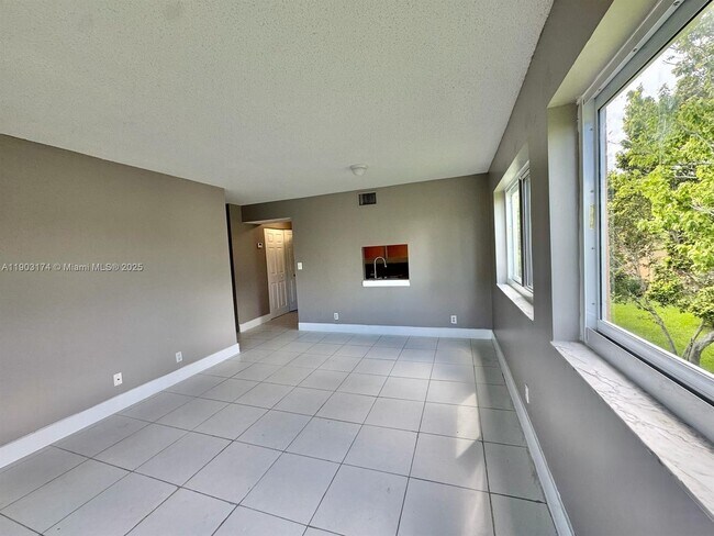 Building Photo - 3556 NW 114th Terrace