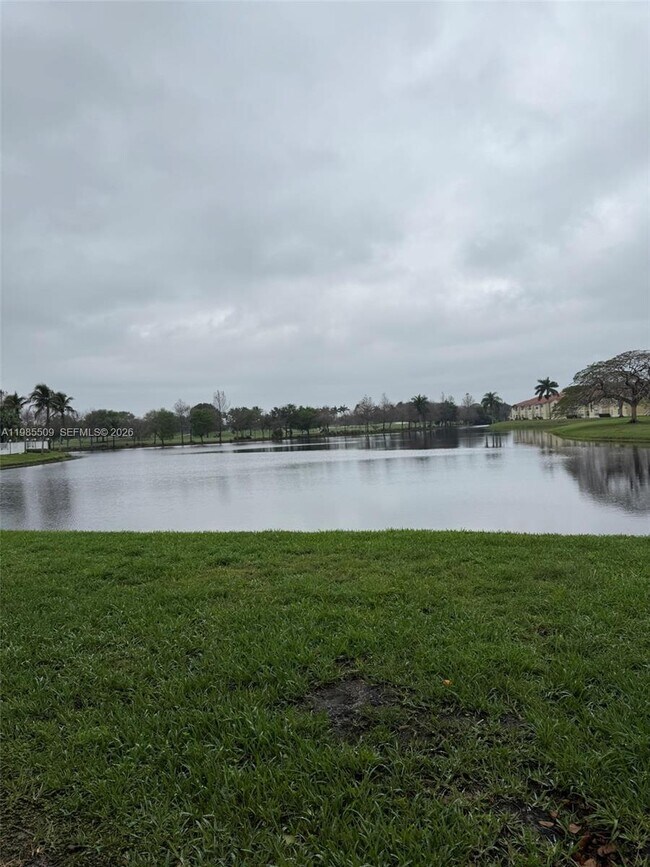 Building Photo - 731 Vista Isles Dr