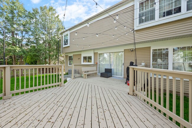 Building Photo - 1305 S Paddock Dr