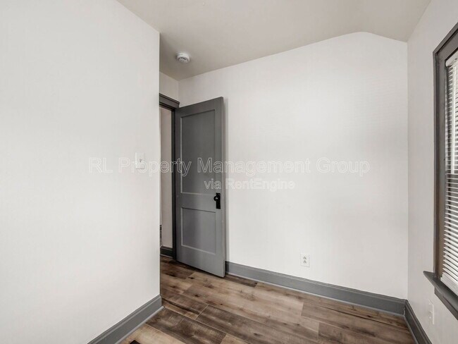 Building Photo - 439 Eldridge Ave