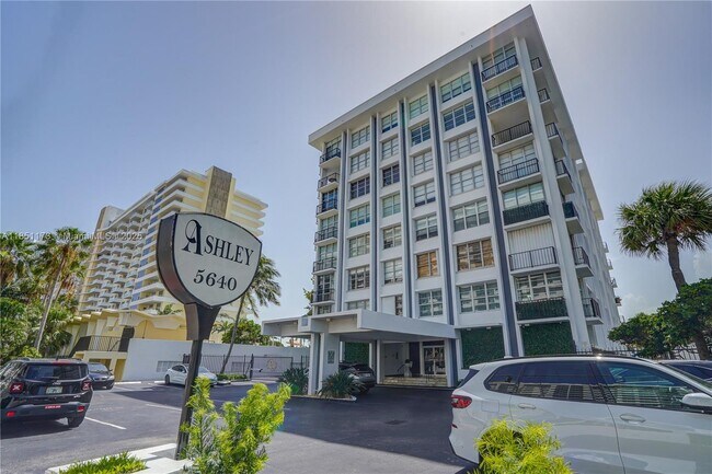 Building Photo - 5640 Collins Ave