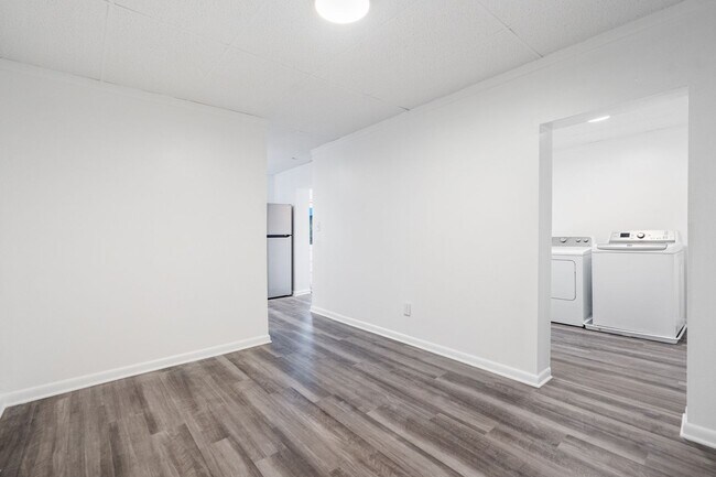 Building Photo - 1809 Lowrie St