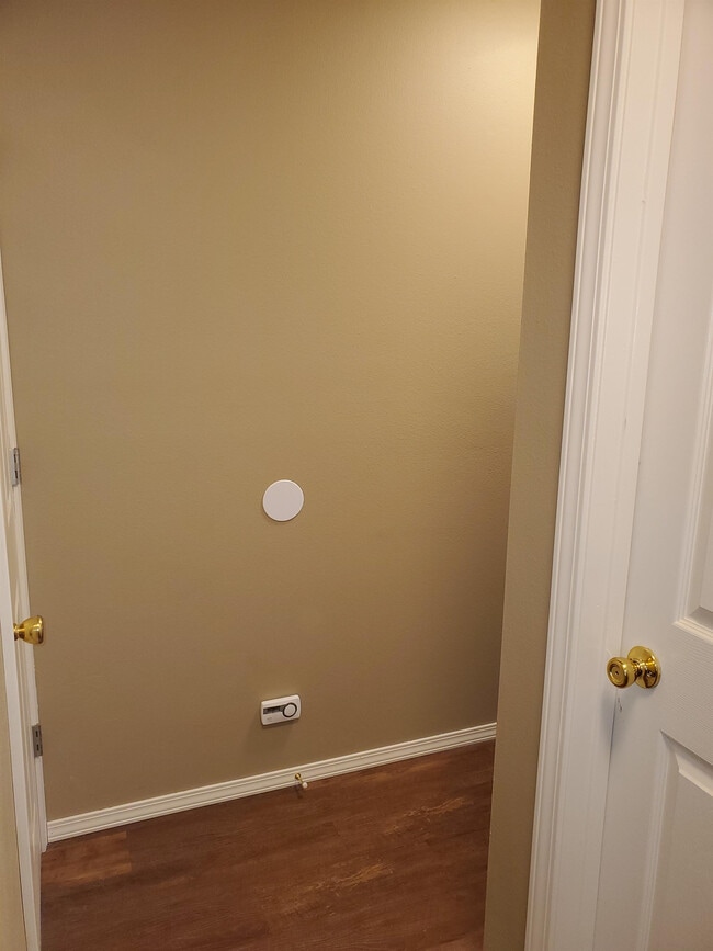 Building Photo - 3213 Center St NE