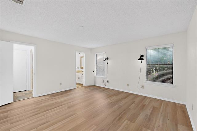 Building Photo - 1910 Glen Hill Dr