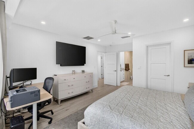 Building Photo - 120 N Ocean Blvd