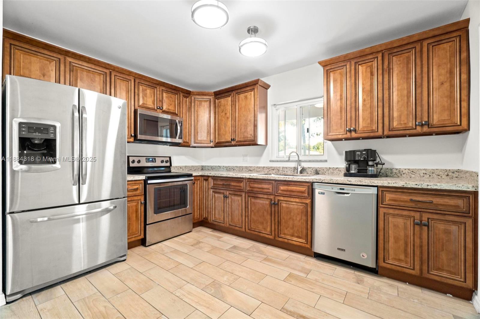 Building Photo - 838 NW 10th Ave