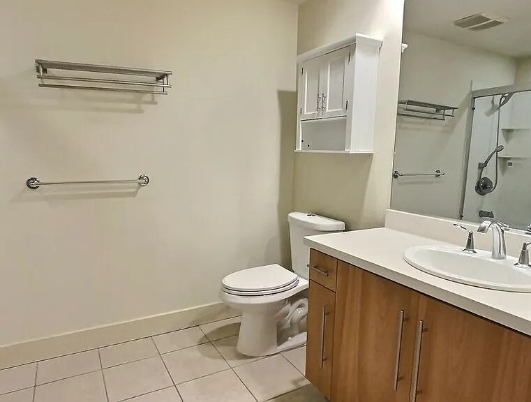 Building Photo - 1 E Julian St