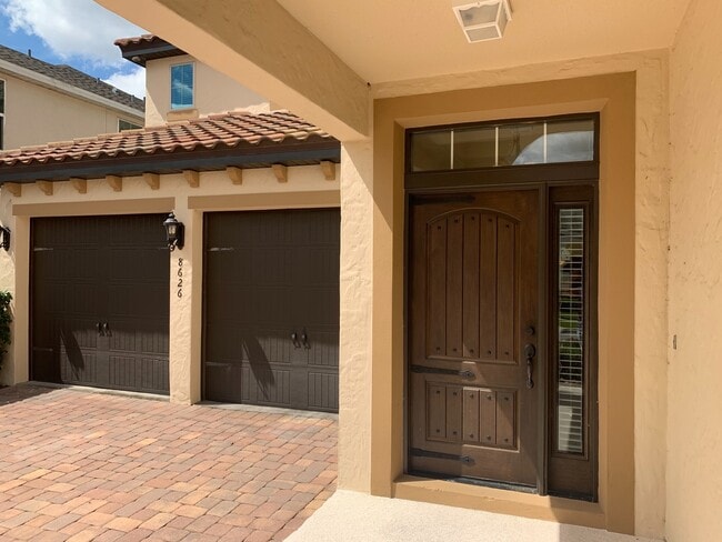 Building Photo - WINDERMERE TRAILS HOME  4 Bed 3.5 BATH