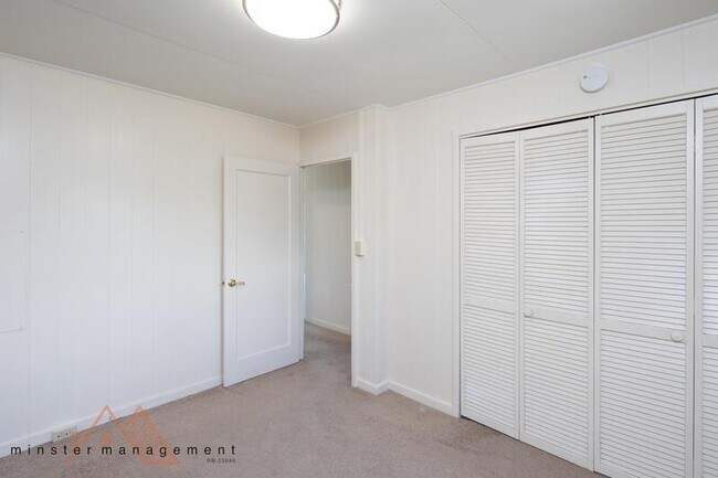 Building Photo - 2057 10th Ave