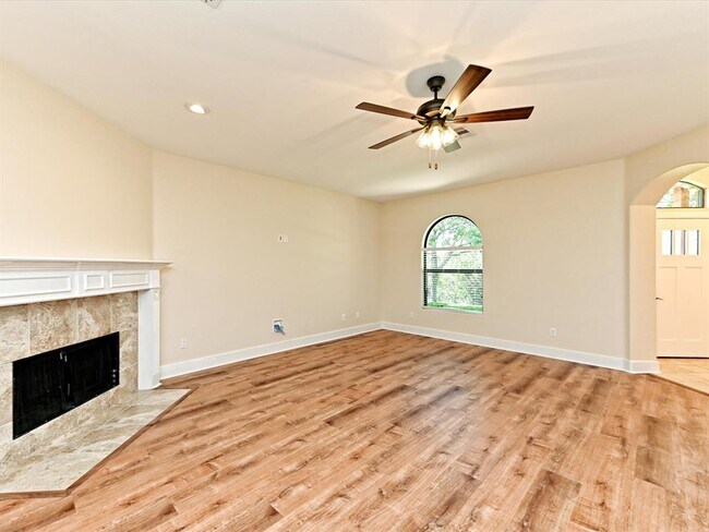 Building Photo - 15208 Bowling Ln