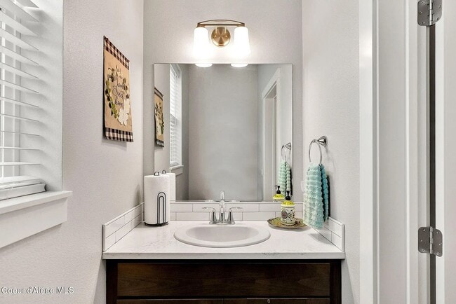 Building Photo - Coeur d'Alene Place – 3 Bed, 2.5 Bath Home...