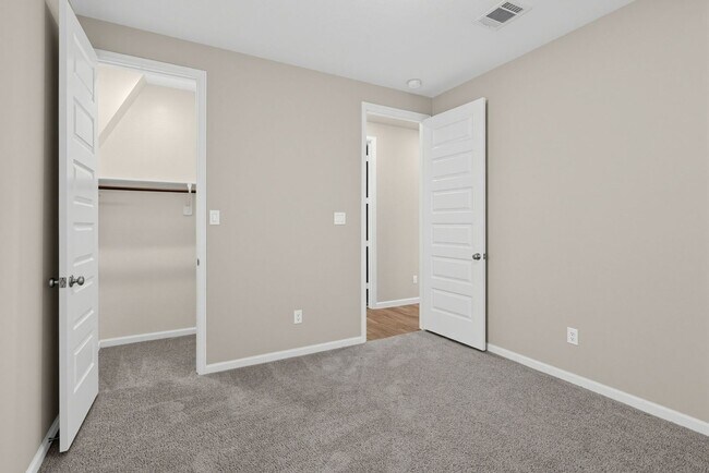 Building Photo - 5123 Morrison Dr