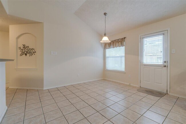 Building Photo - 1907 Louetta Lee Dr