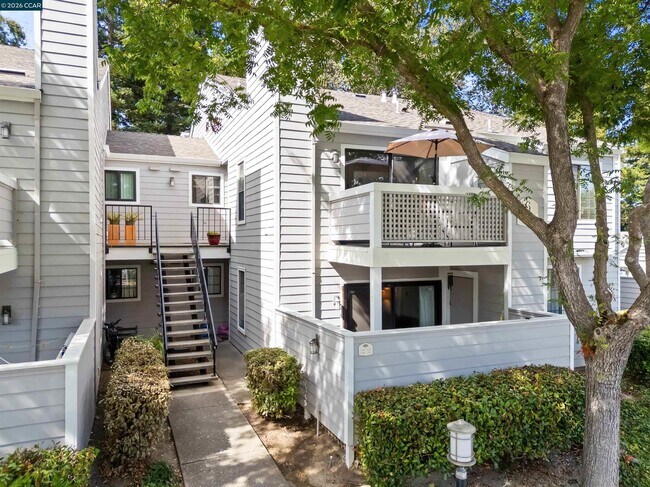Building Photo - 332 Eastridge Dr