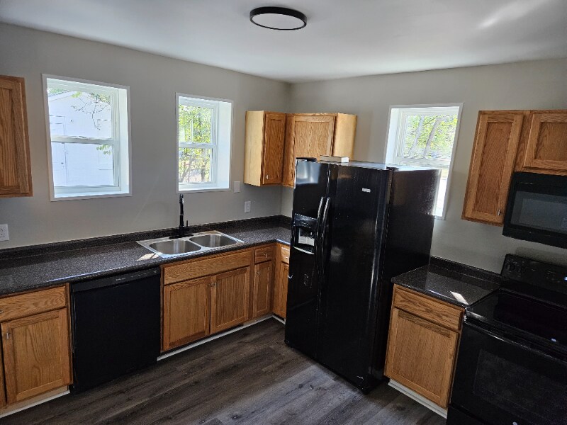 Building Photo - 2202 High St