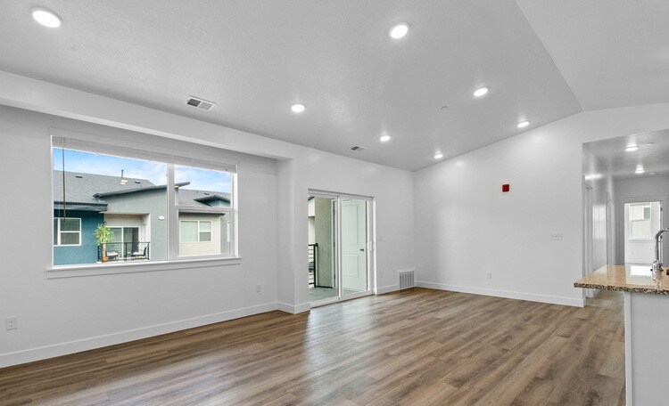 Building Photo - 536 N 130 E