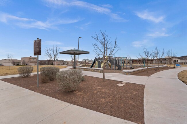 Building Photo - 4567 Marisabel Azcarate St