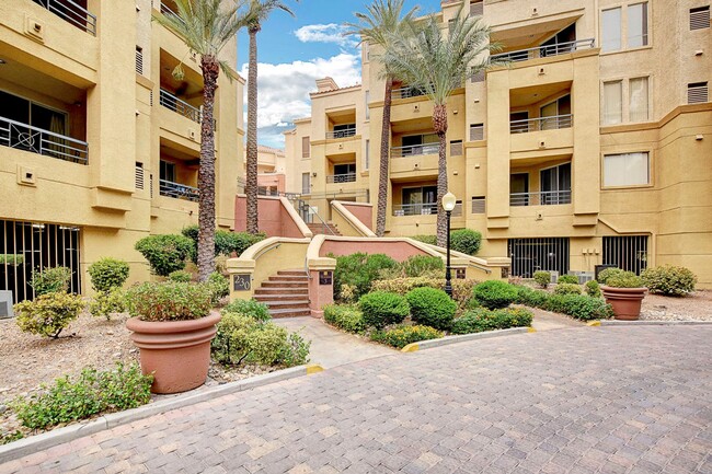 Building Photo - Meridian 124- Stunning 2Bd/2Ba Residence