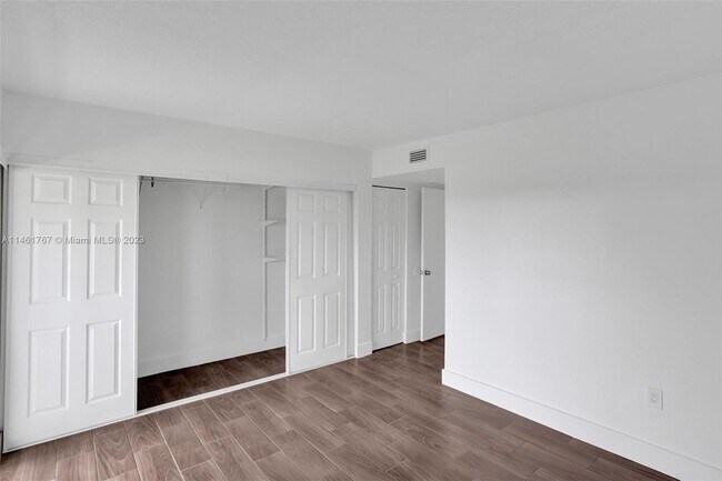 Building Photo - 675 NW 85th Ct