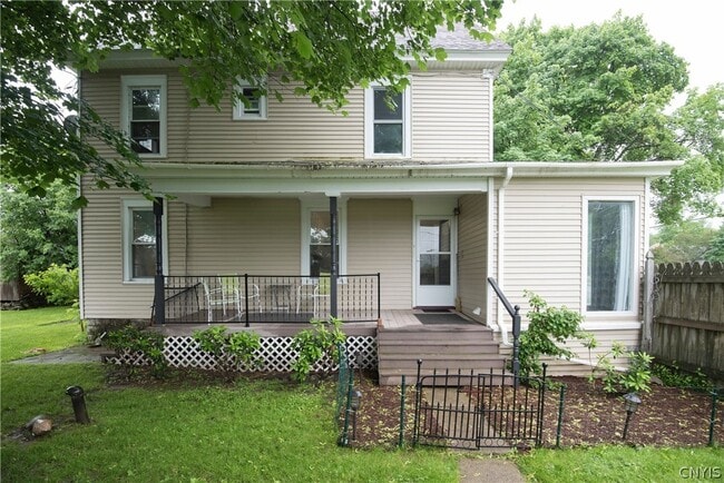 Building Photo - 1322 E Genesee St